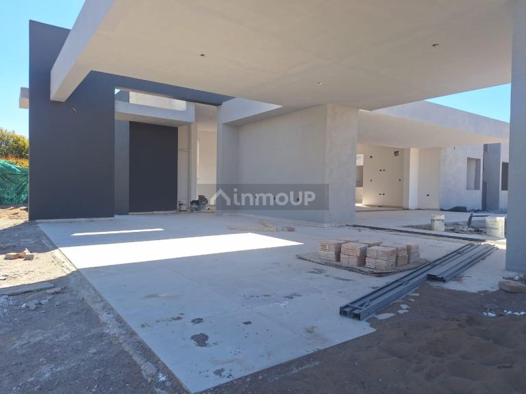 Chalet en Venta en Rivadavia, San Juan