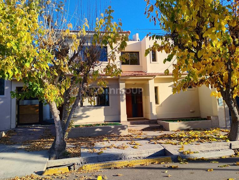 Casa en Alquiler en Maipu, Mendoza