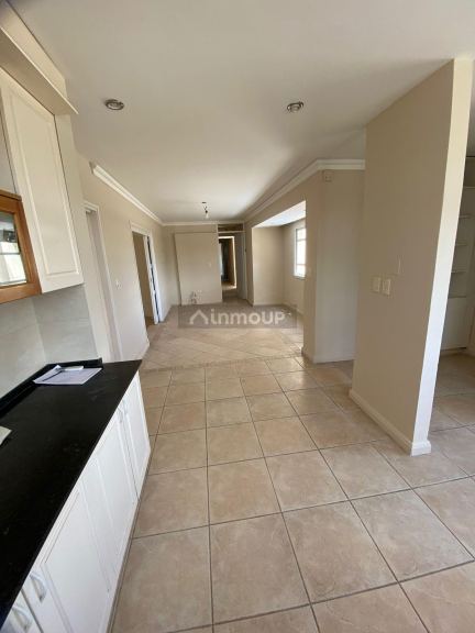 Casa en Alquiler en Lujan de Cuyo, Mendoza - USD 1.300 | Inmoup - 24