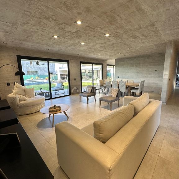Casa en Venta en Maipu, Mendoza