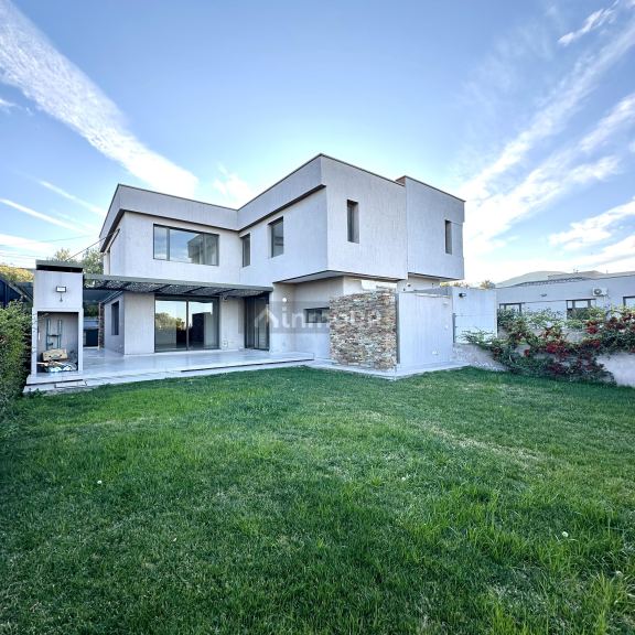 Casa en Venta en Capital, Mendoza