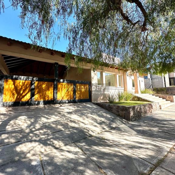 Casa en Alquiler en Capital, Mendoza