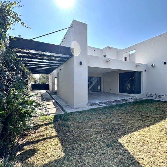 Casa en Alquiler en Capital, Mendoza