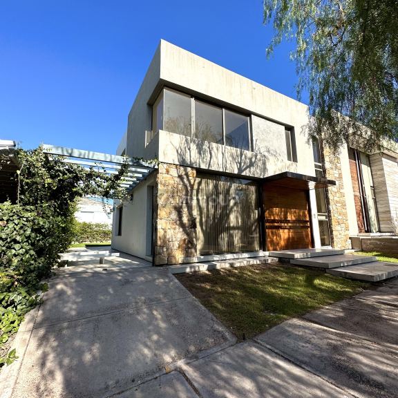 Casa en Alquiler en Capital, Mendoza