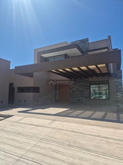 Casa en Alquiler en Maipu, Mendoza