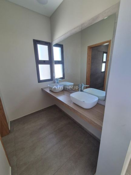 Casa en Alquiler en Maipu, Mendoza