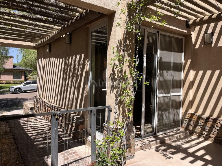 Casa en Venta en Las Heras, Mendoza