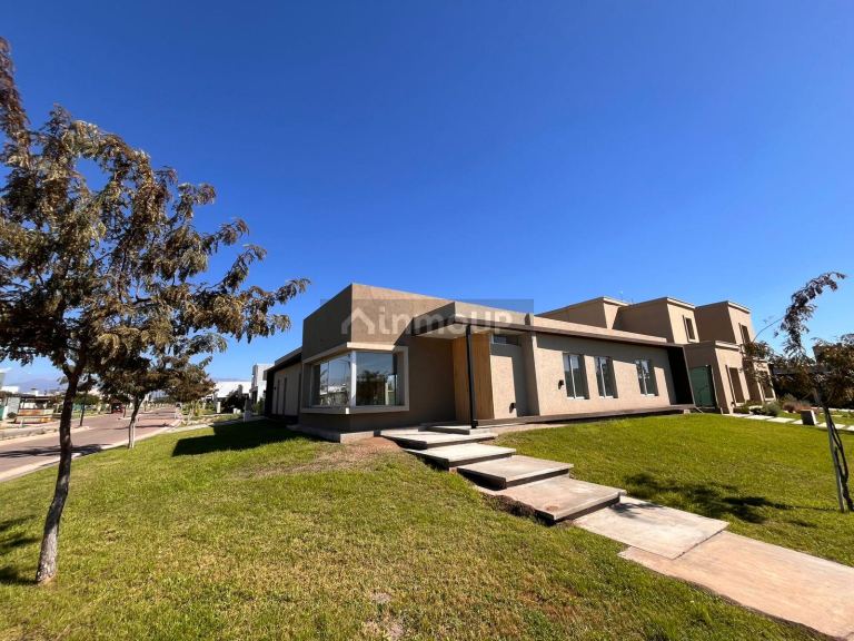 Casa en Venta en Maipu, Mendoza