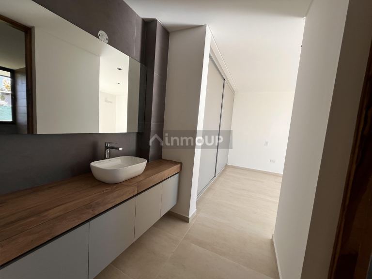 Casa en Alquiler en Maipu, Mendoza