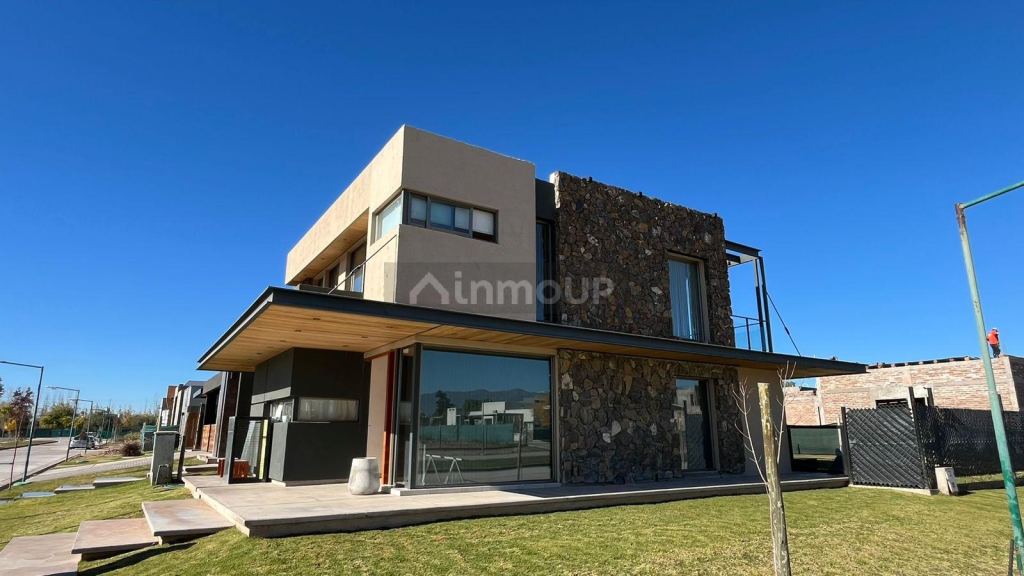 Casa en Venta en Maipu, Mendoza
