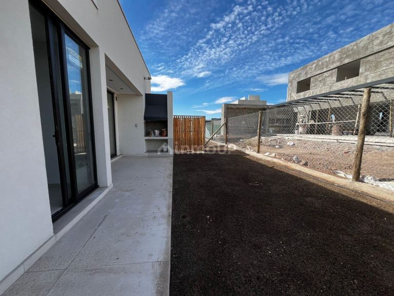 Casa en Venta en Lujan de Cuyo, Mendoza - USD 215.000 | Inmoup - 11