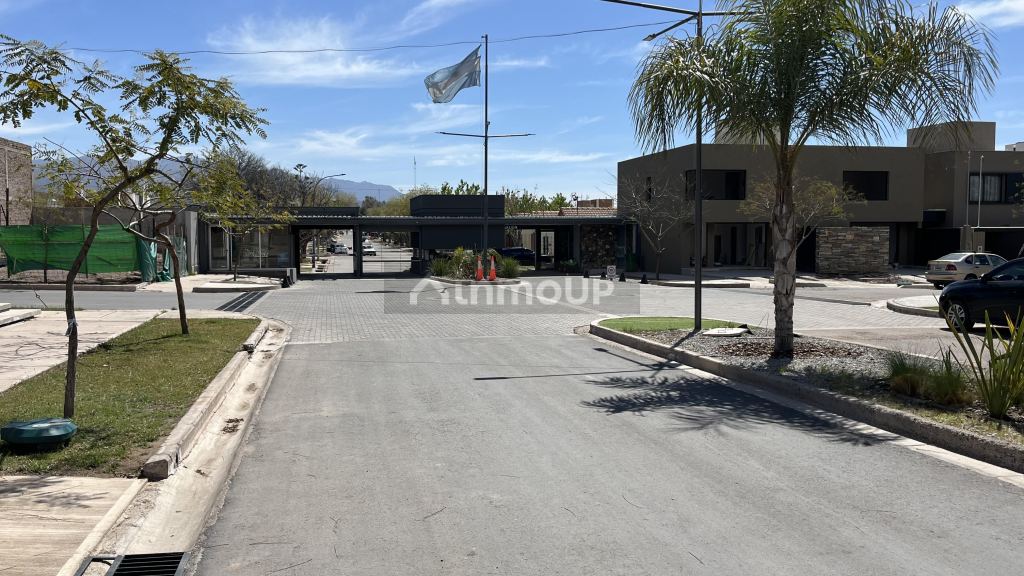 Godoy Cruz La Plata 575, Presidente Sarmiento, Mendoza