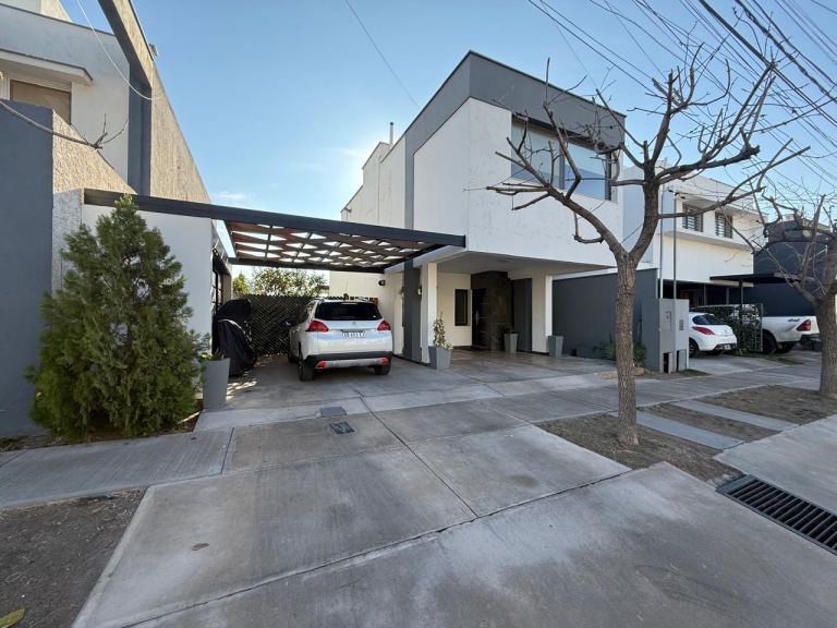Casa en Venta en Guaymallen, Mendoza