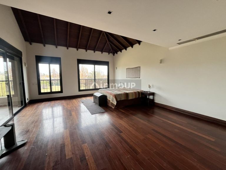 Casa en Venta en Lujan de Cuyo, Mendoza - USD 2.300.000 | Inmoup - 24