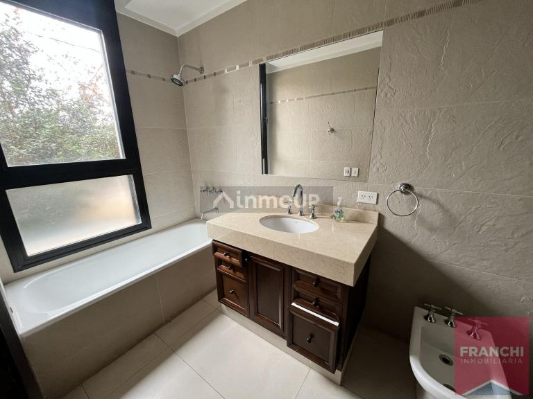 Casa en Venta en Lujan de Cuyo, Mendoza - USD 1.500.000 | Inmoup - 9