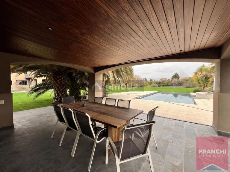 Casa en Venta en Lujan de Cuyo, Mendoza - USD 1.500.000 | Inmoup - 96