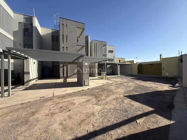 Lujan de Cuyo Calle Moreno 682