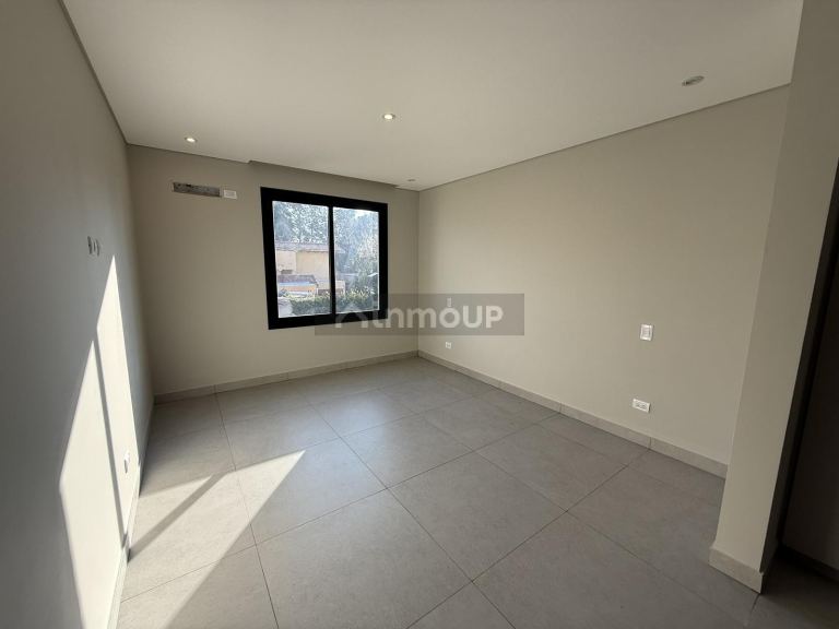 Casa en Venta en Lujan de Cuyo, Mendoza - USD 290.000 | Inmoup - 24