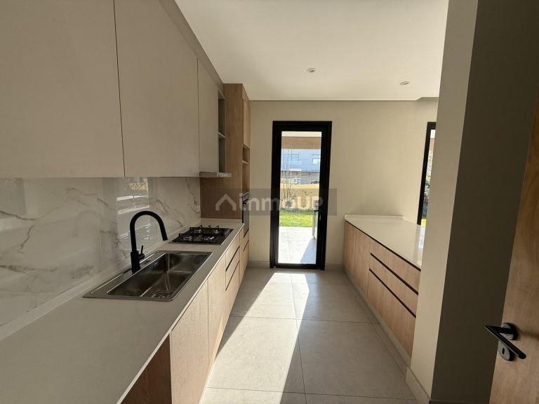 Casa en Venta en Lujan de Cuyo, Mendoza - USD 295.000 | Inmoup - 12