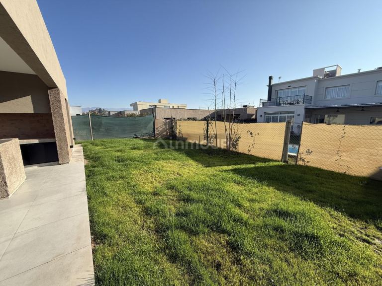 Lujan de Cuyo Barrio Lar de Boedo