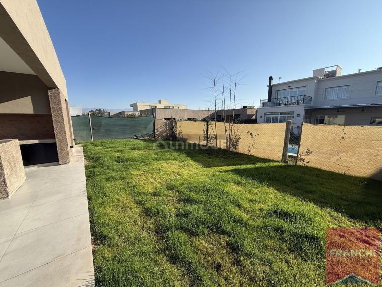 Casa en Venta en Lujan de Cuyo, Mendoza