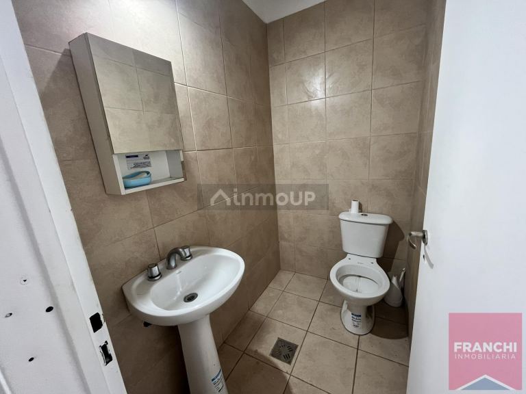Local Comercial en Alquiler en Guaymallen, Mendoza - $ 800.000 | Inmoup - 11