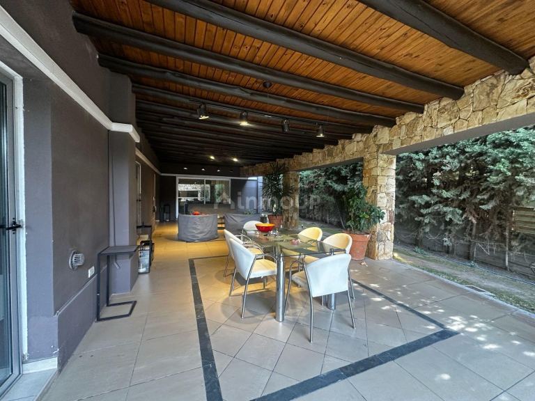 Casa en Alquiler en Lujan de Cuyo, Mendoza - USD 2.500 | Inmoup - 24