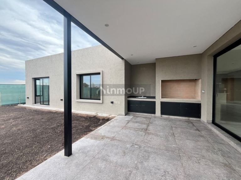 Casa en Venta en Lujan de Cuyo, Mendoza - USD 350.000 | Inmoup - 21
