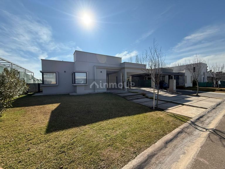 Lujan de Cuyo Barrio Rincon Viamonte B-3