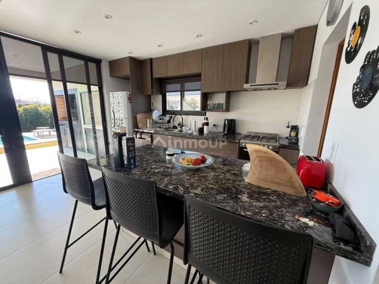 Casa en Venta en Lujan de Cuyo, Mendoza - USD 340.000 | Inmoup - 9
