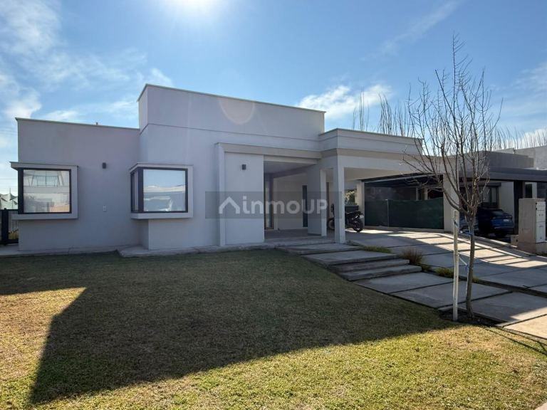 Lujan de Cuyo Barrio Rincon Viamonte B-3
