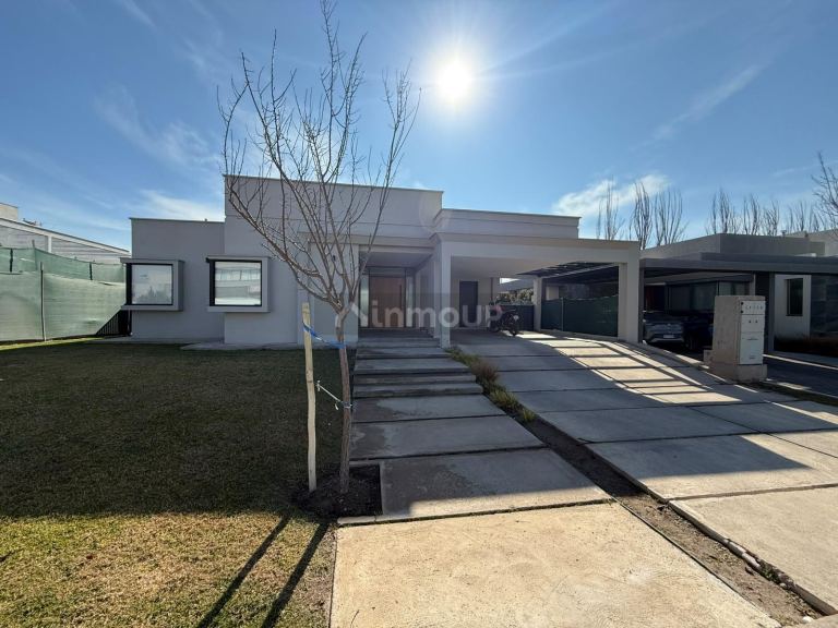 Lujan de Cuyo Barrio Rincon Viamonte B-3