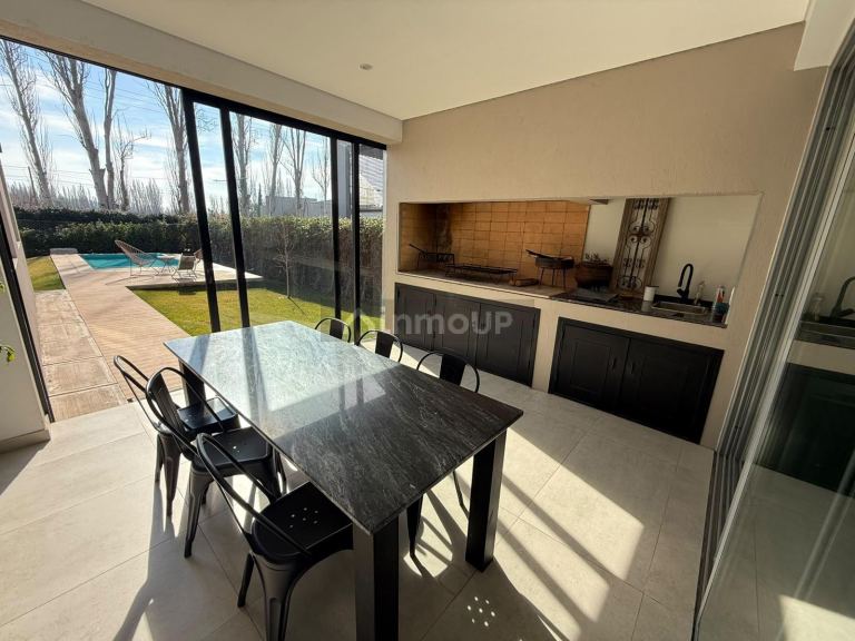 Casa en Venta en Lujan de Cuyo, Mendoza - USD 350.000 | Inmoup - 19