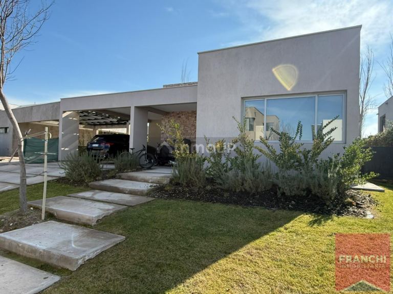Casa en Venta en Lujan de Cuyo, Mendoza