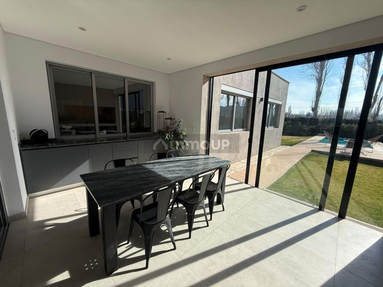 Casa en Venta en Lujan de Cuyo, Mendoza - USD 350.000 | Inmoup - 22