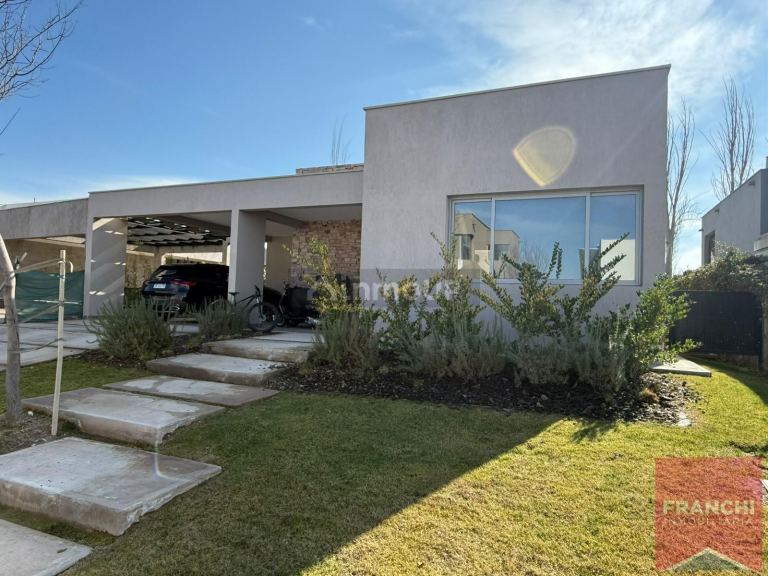 Casa en Venta en Lujan de Cuyo, Mendoza