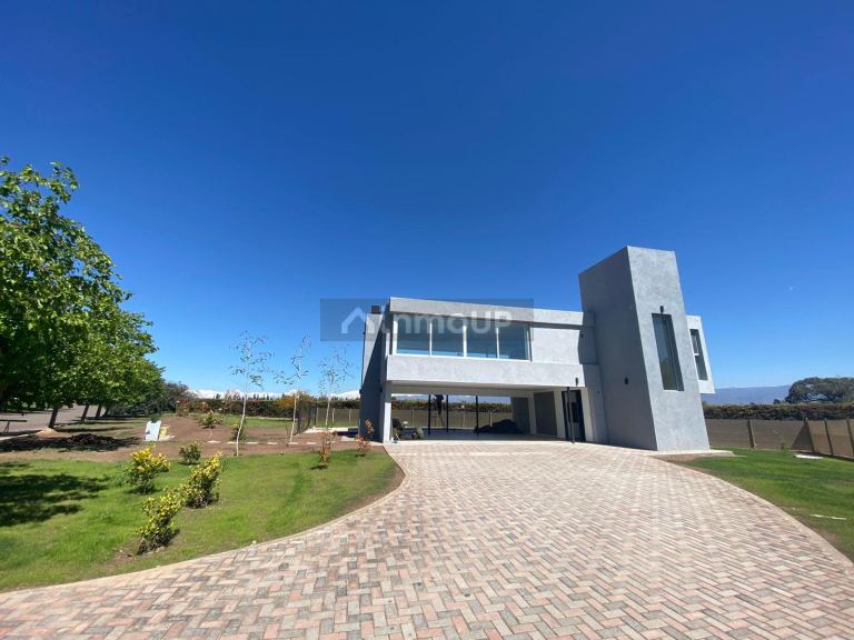 Casa en Venta en Maipu, Mendoza