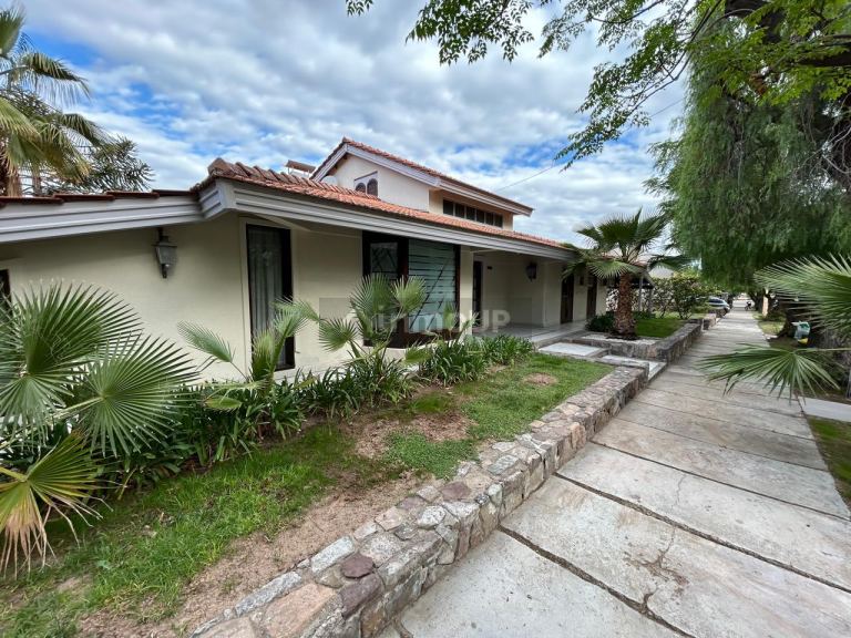 Casa en Alquiler en Capital, Mendoza