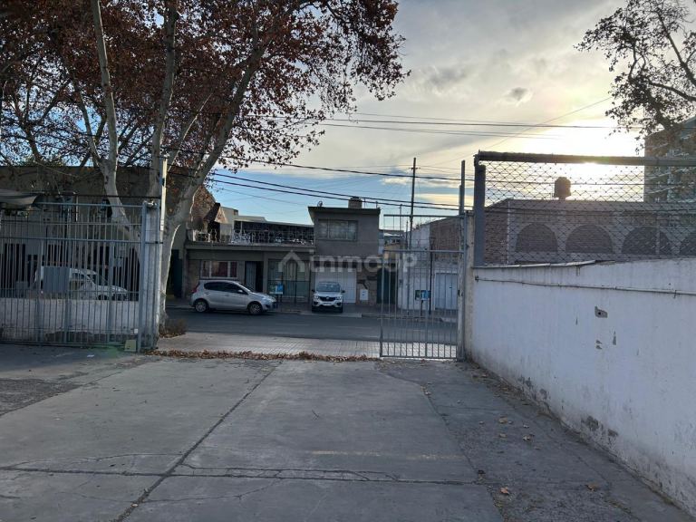 Galpon en Alquiler en Godoy Cruz, Mendoza
