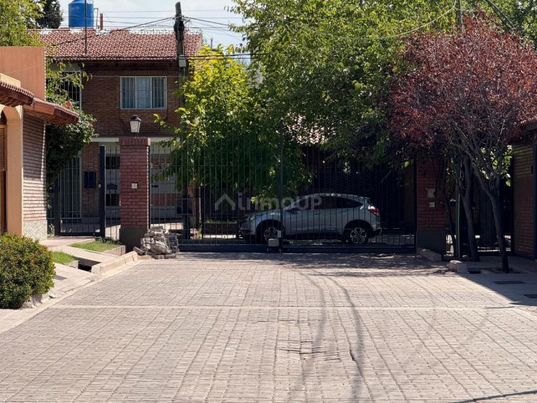 Casa en Venta en Guaymallen, Mendoza