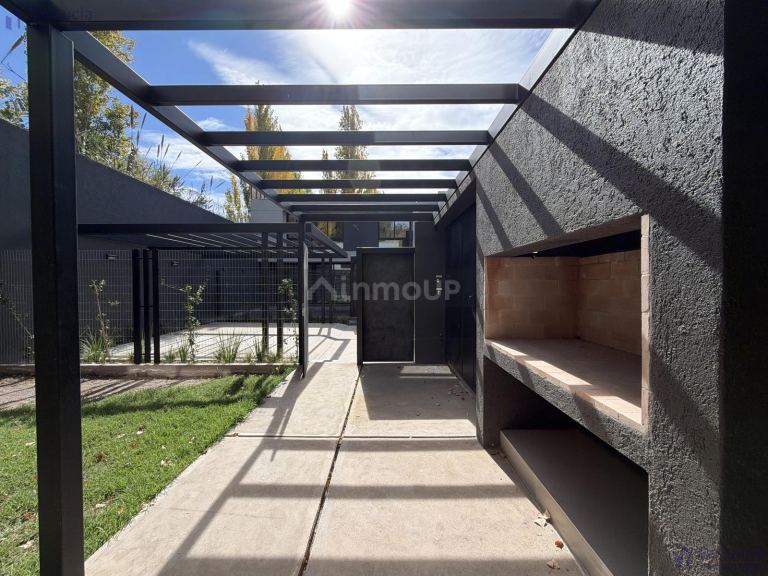Casa en Venta en Lujan de Cuyo, Mendoza - USD 245.000 | Inmoup - 11