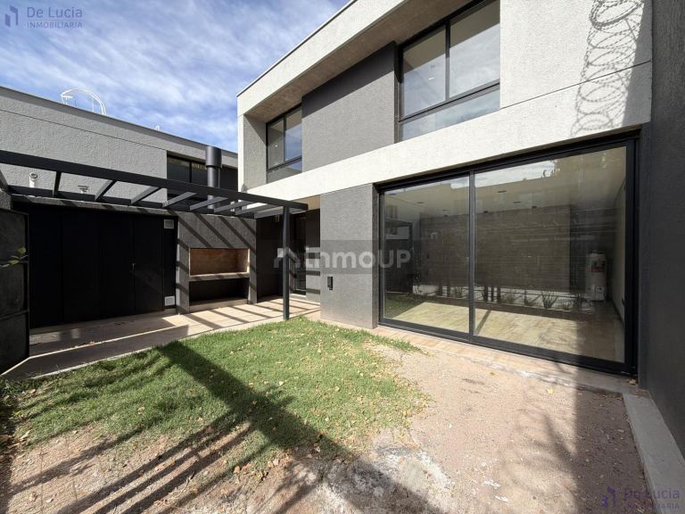 Casa en Venta en Lujan de Cuyo, Mendoza - USD 245.000 | Inmoup - 12