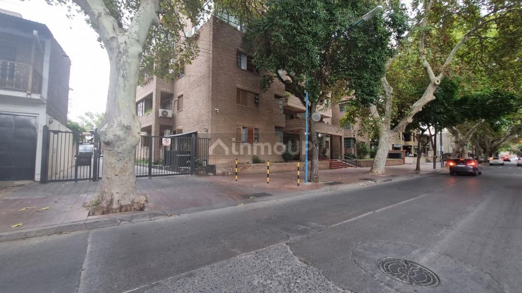 Cochera en Venta en Godoy Cruz, Mendoza