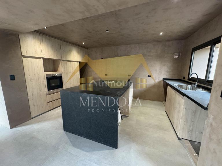 Casa en Venta en Maipu, Mendoza
