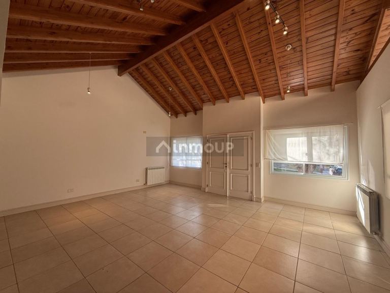 Las Heras Barrio Dalvian puerta 5