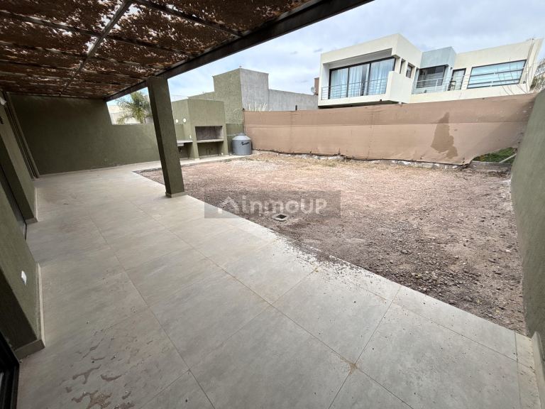 Casa en Alquiler en Maipu, Mendoza