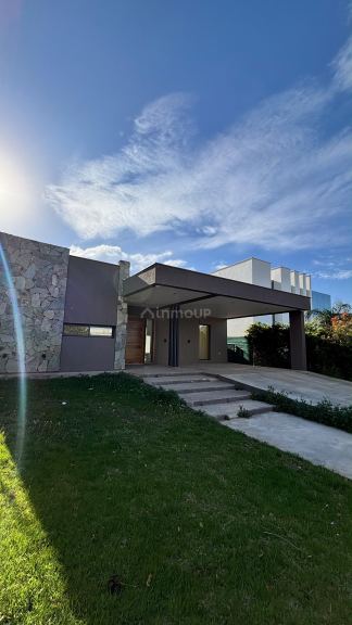 Guaymallen Las Cortaderas Country 2