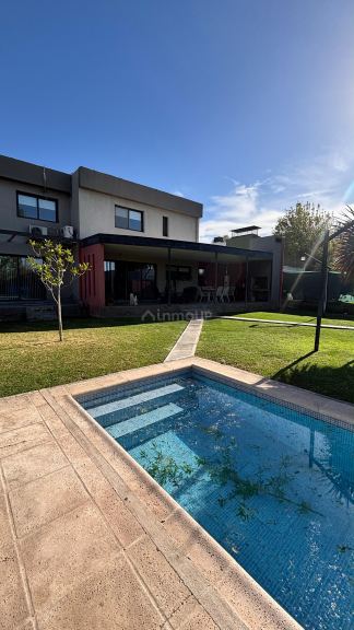Casa en Venta en Guaymallen, Mendoza - USD 255.000 | Inmoup - 6