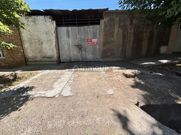 Galpon en Alquiler en Godoy Cruz, Mendoza