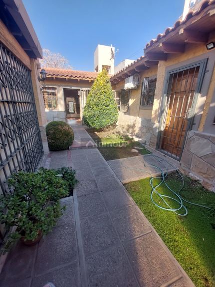Casa en Venta en Guaymallen, Mendoza